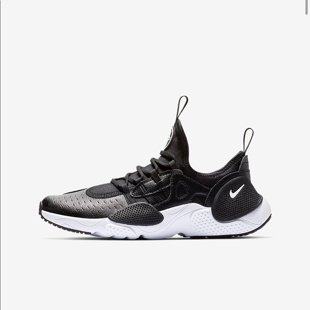 Nike Huarache E.D.G.E Size 7Y